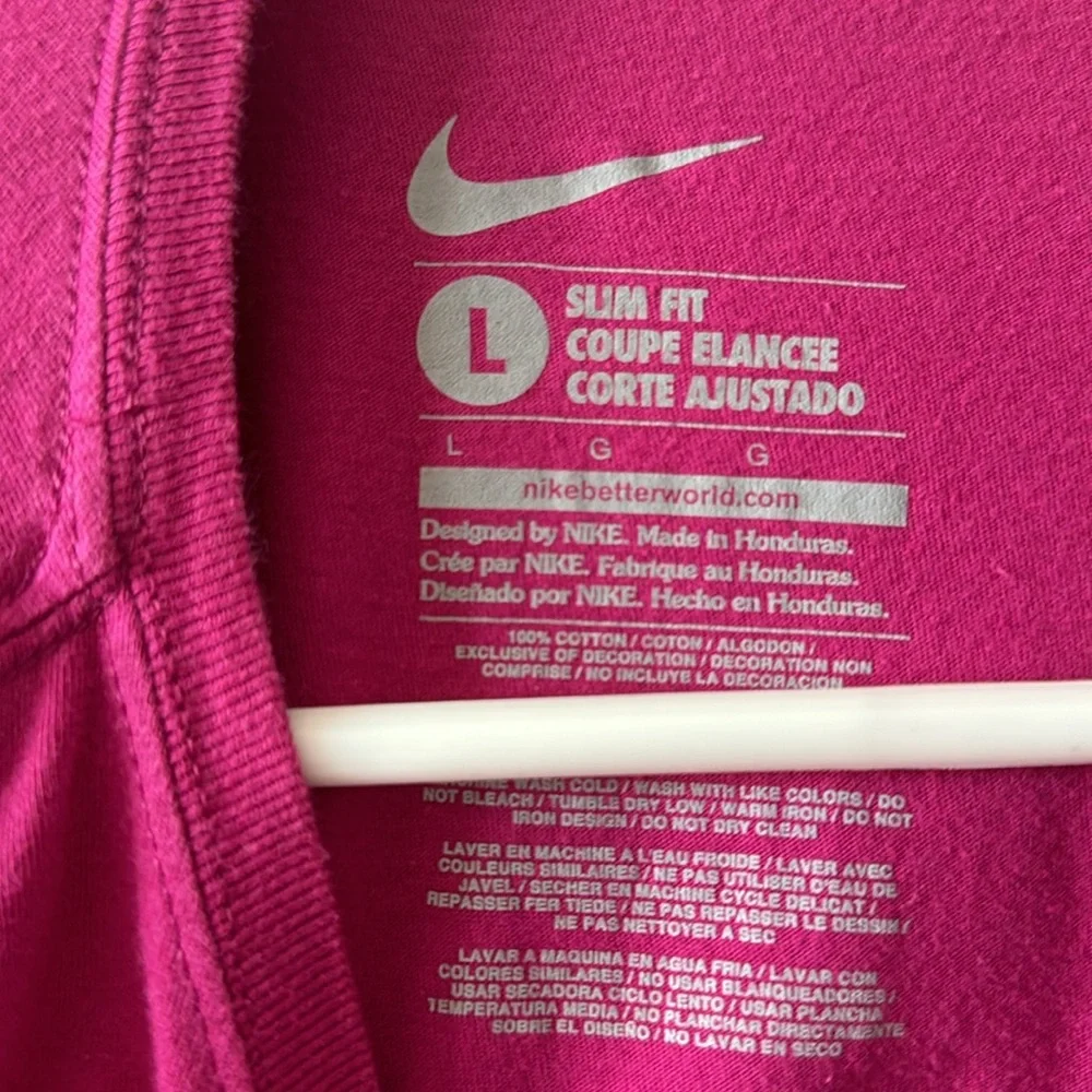 Nike Slim Fit Graphic Tee